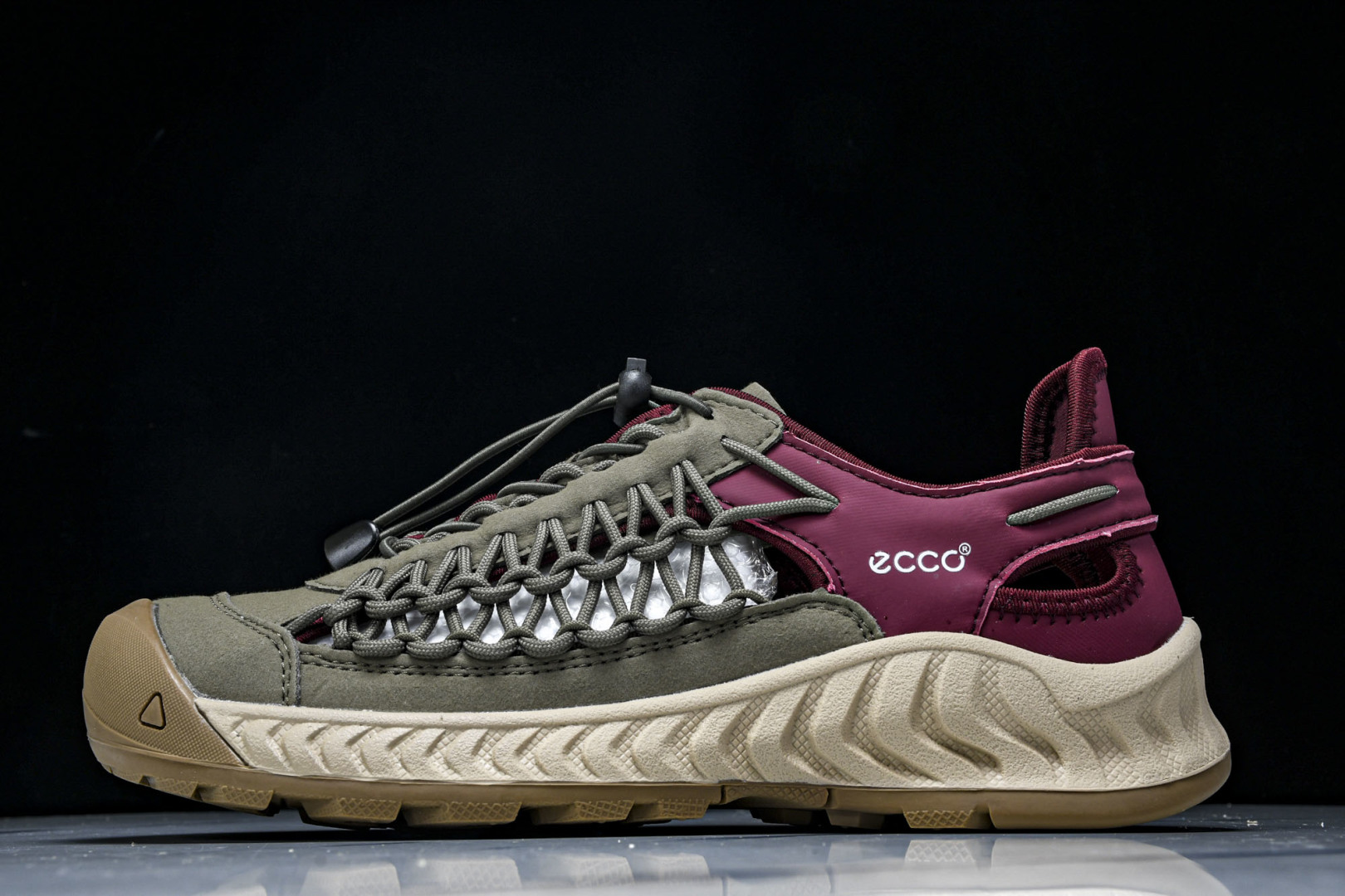 爱步 尺码39-44

纯原出品-Ecco爱步 越野系列 夏季新款 男士牛皮舒适运动沙滩凉鞋 77169