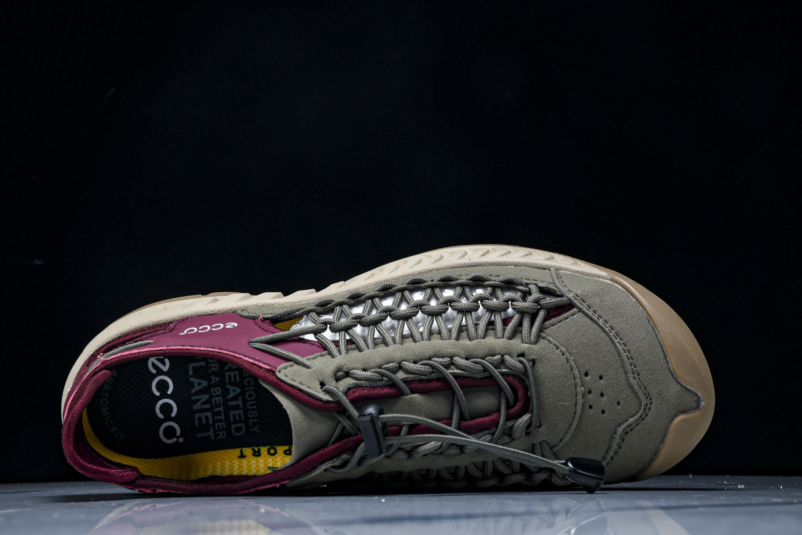 爱步 尺码39-44

纯原出品-Ecco爱步 越野系列 夏季新款 男士牛皮舒适运动沙滩凉鞋 77169
