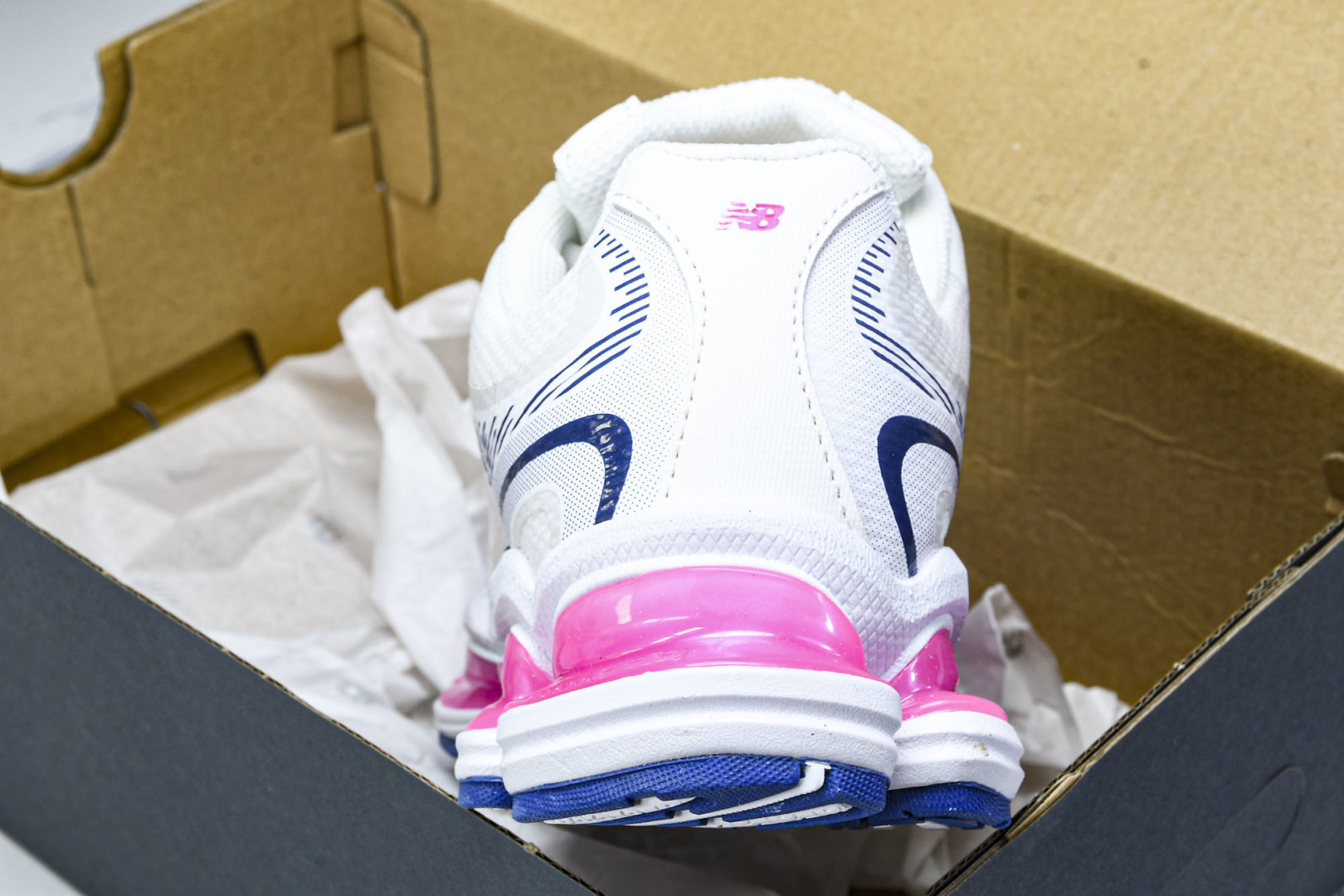 NB2000 尺码36-41

纯原出品-New Balance 2000系列复古老爹风休闲运动慢跑鞋 