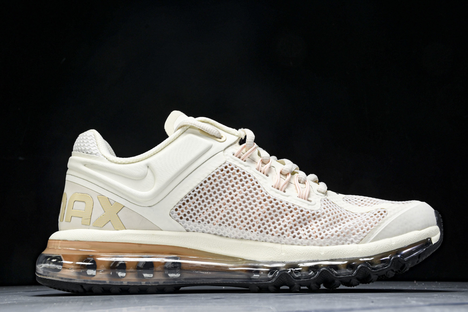 MAX 尺码36-46

纯原出品- Air Max 2013 耐克复古透气网布气垫跑鞋 HF3660-