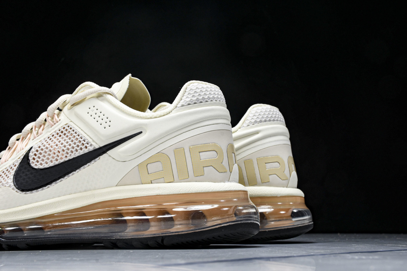 MAX 尺码36-46

纯原出品- Air Max 2013 耐克复古透气网布气垫跑鞋 HF3660-