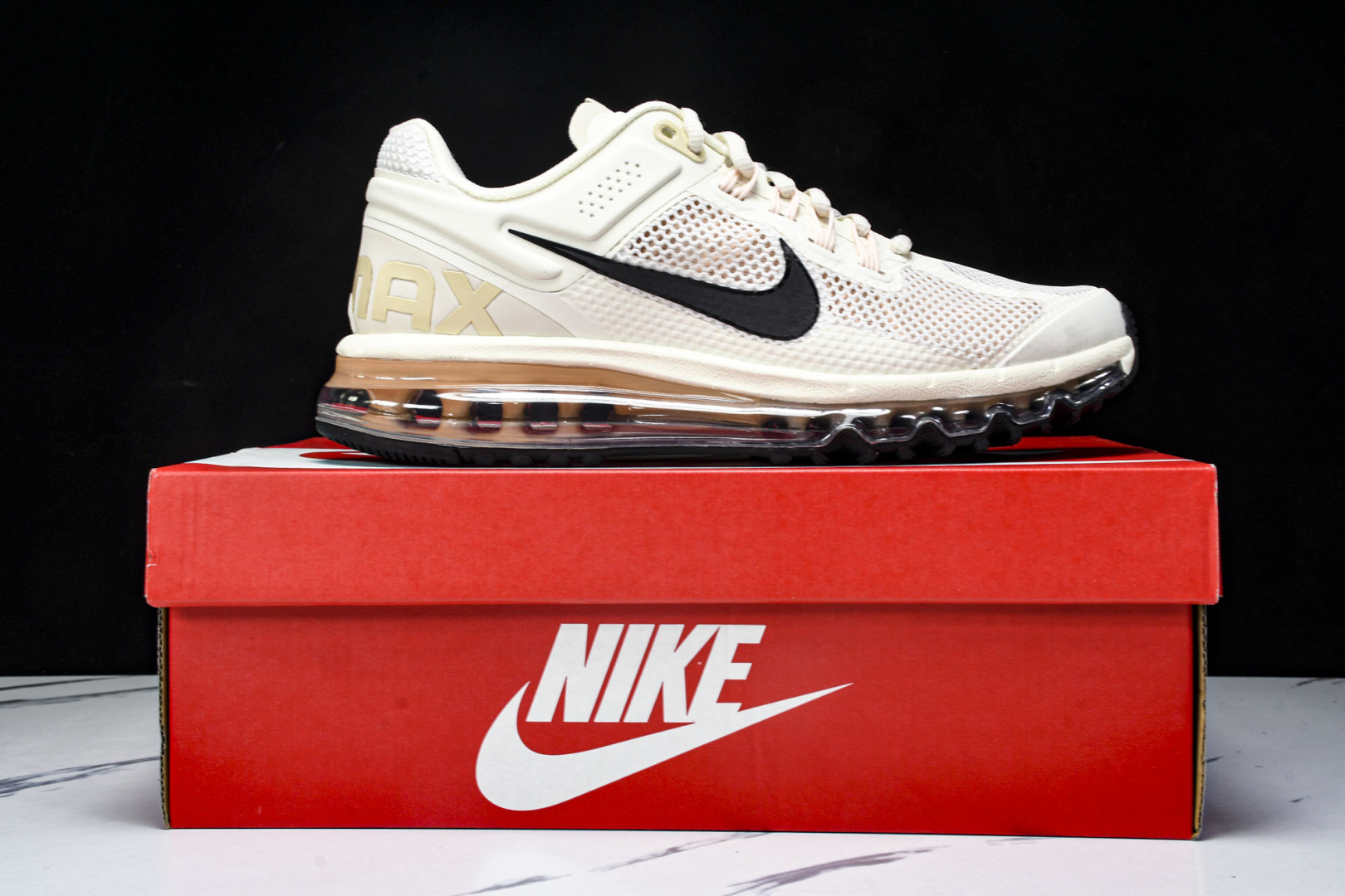 MAX 尺码36-46

纯原出品- Air Max 2013 耐克复古透气网布气垫跑鞋 HF3660-