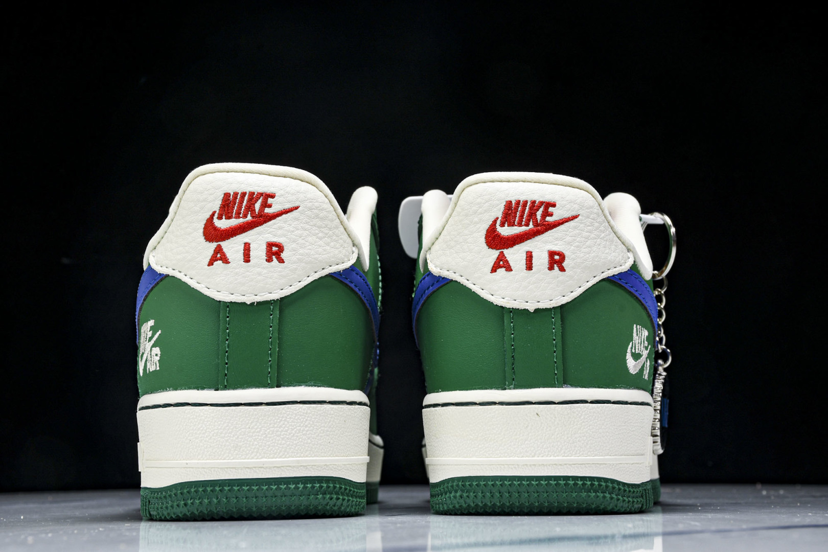 AF1 空军 尺码36-45

纯原出品-Air Force 1'07 Low 联名 双拼绿蓝勾 空军一