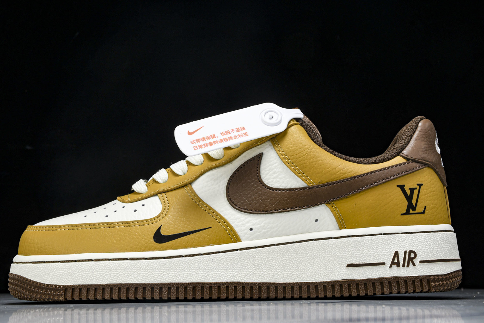 AF1 空军 尺码36-45

纯原出品-Air Force 1'07 Low LV联名 琥珀棕黄 空军
