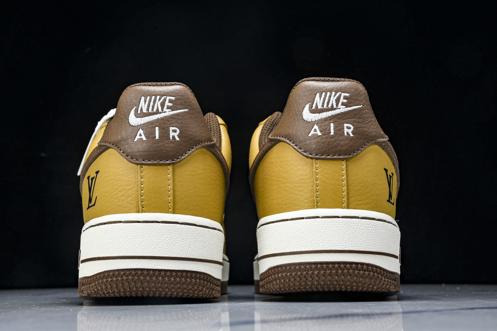 AF1 空军 尺码36-45

纯原出品-Air Force 1'07 Low LV联名 琥珀棕黄 空军