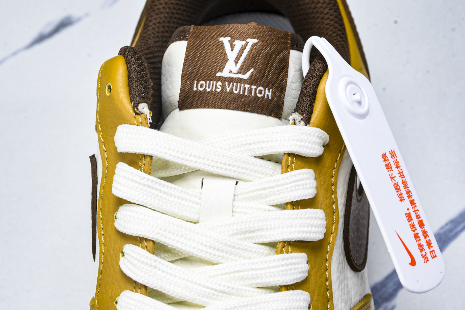 AF1 空军 尺码36-45

纯原出品-Air Force 1'07 Low LV联名 琥珀棕黄 空军