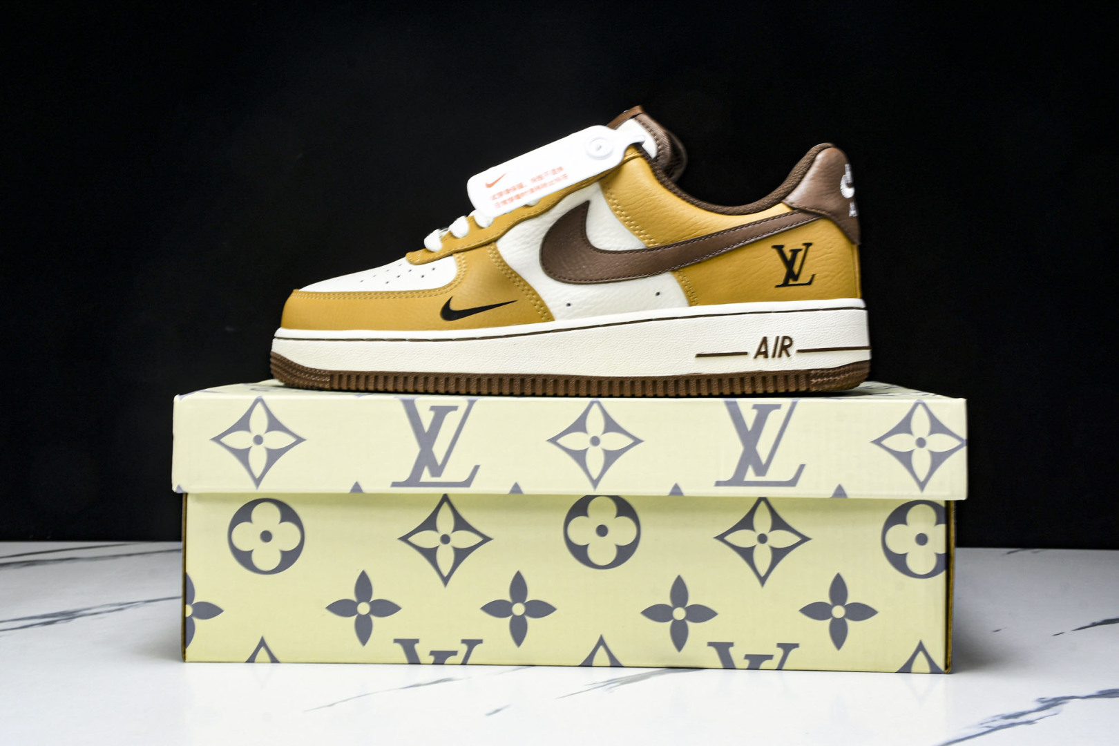 AF1 空军 尺码36-45

纯原出品-Air Force 1'07 Low LV联名 琥珀棕黄 空军
