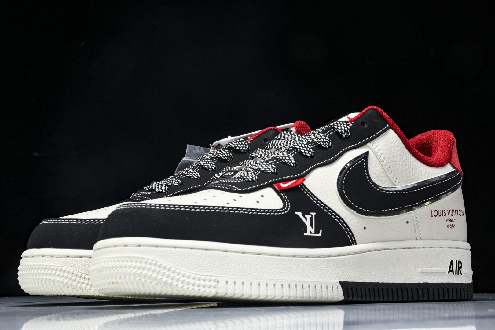 AF1 空军 尺码36-45

纯原出品-Air Force 1'07 Low LV联名 双拼黑红 空军