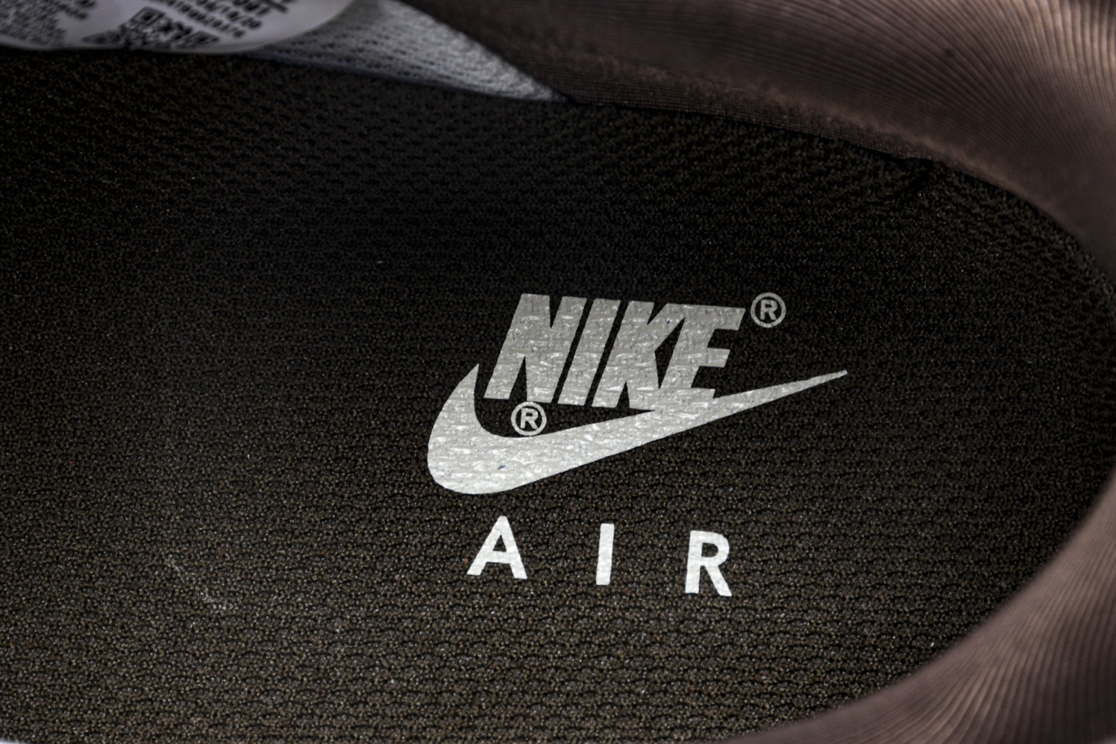 AF1 空军 尺码36-45

纯原出品-Air Force 1'07 Low LV联名 棕布勾 空军一