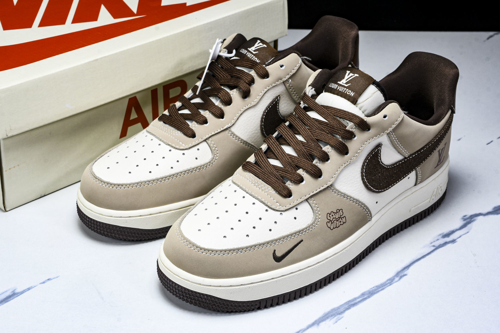 AF1 空军 尺码36-45

纯原出品-Air Force 1'07 Low LV联名 棕布勾 空军一