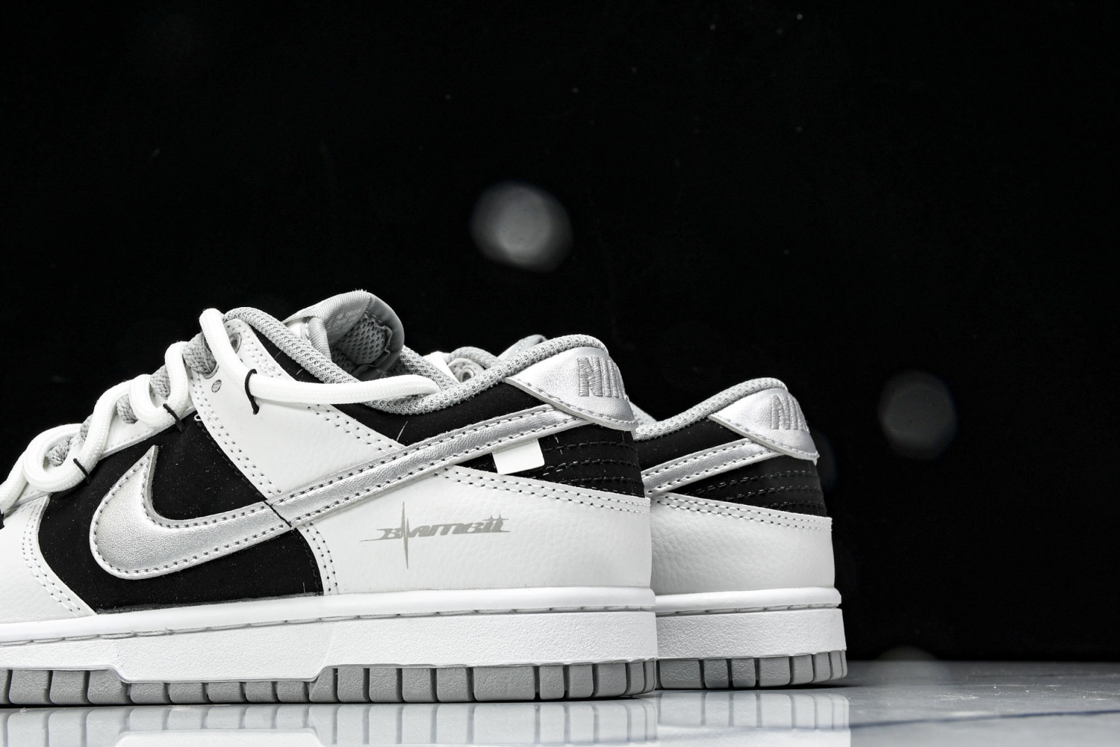Dunk 尺码36-45

纯原出品-SB Dunk Low Just Do it 绑带黑银 周年高端定