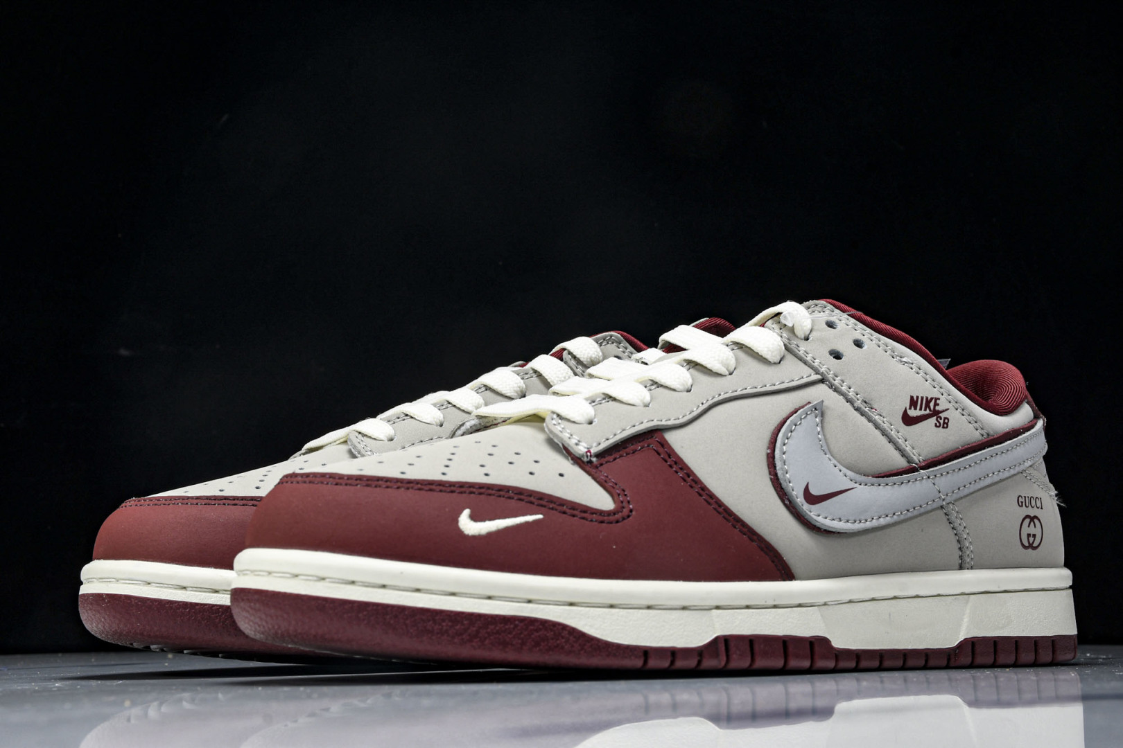 Dunk 尺码36-45

纯原出品-SB Dunk Low 古驰联名 雾灰殷红 周年高端定制 低帮休闲