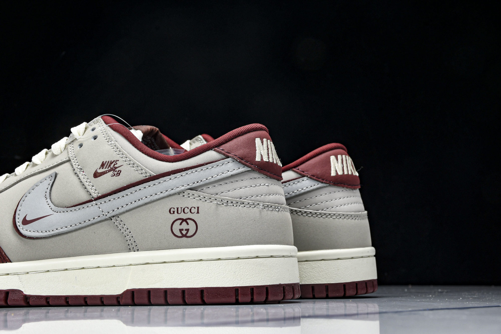 Dunk 尺码36-45

纯原出品-SB Dunk Low 古驰联名 雾灰殷红 周年高端定制 低帮休闲