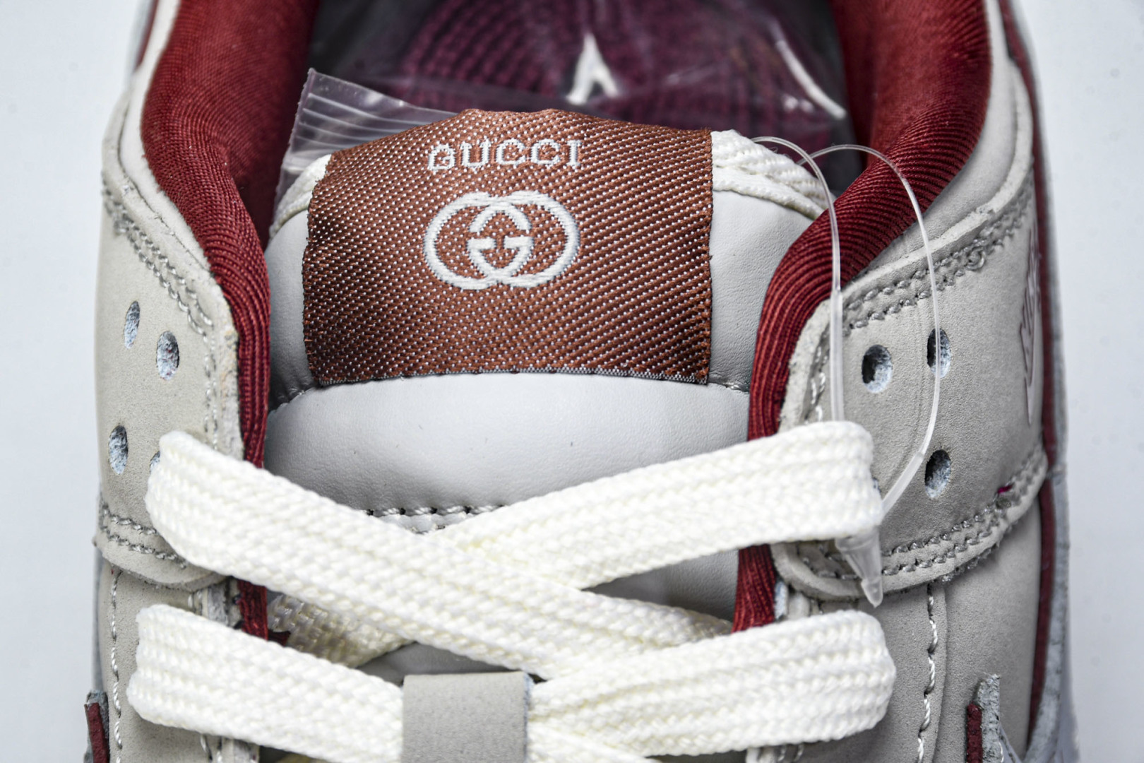Dunk 尺码36-45

纯原出品-SB Dunk Low 古驰联名 雾灰殷红 周年高端定制 低帮休闲