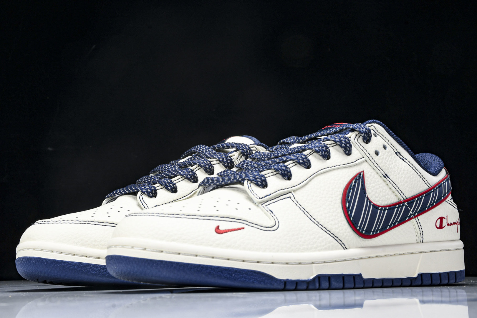 Dunk 尺码36-45

纯原出品-SB Dunk Low 冠军联名 米蓝红 周年高端定制 低帮休闲板