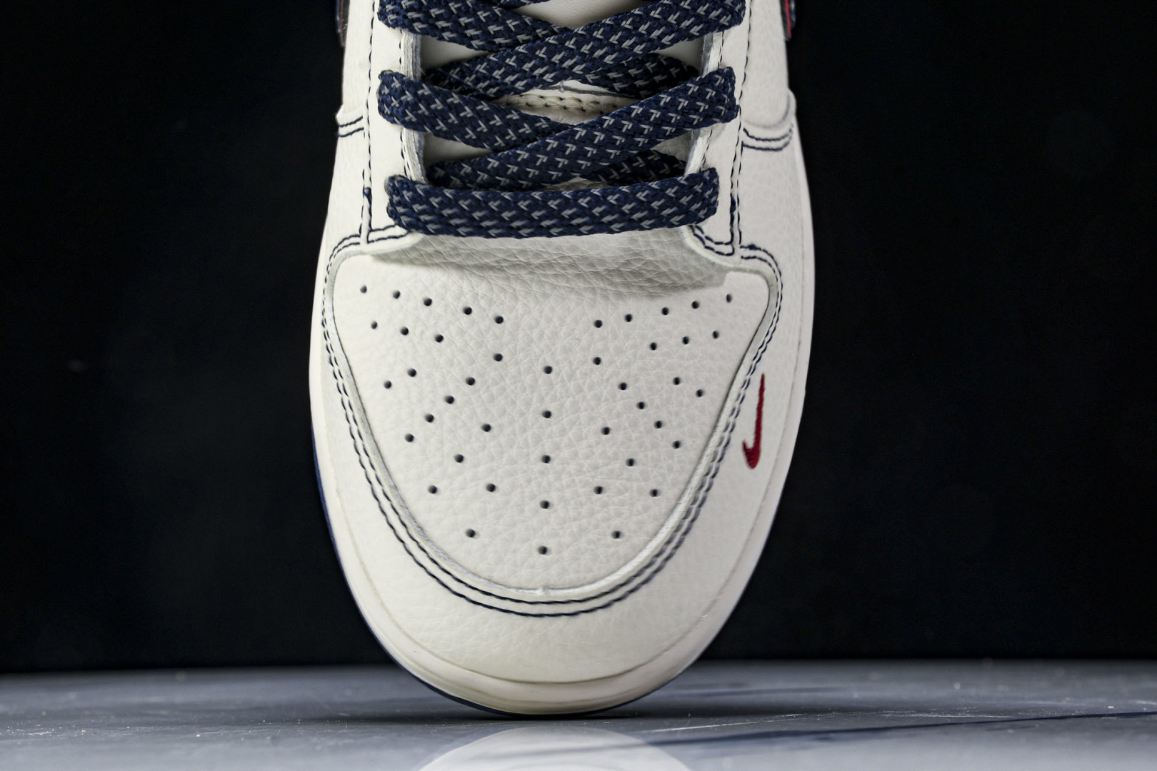 Dunk 尺码36-45

纯原出品-SB Dunk Low 冠军联名 米蓝红 周年高端定制 低帮休闲板