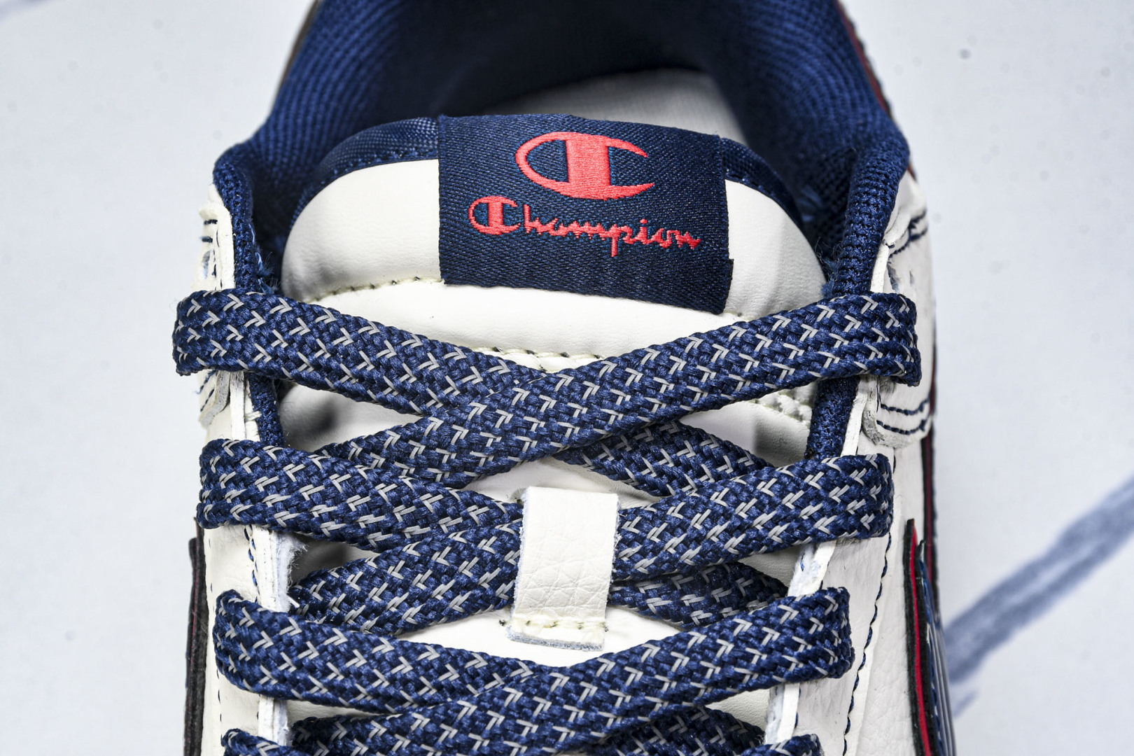 Dunk 尺码36-45

纯原出品-SB Dunk Low 冠军联名 米蓝红 周年高端定制 低帮休闲板
