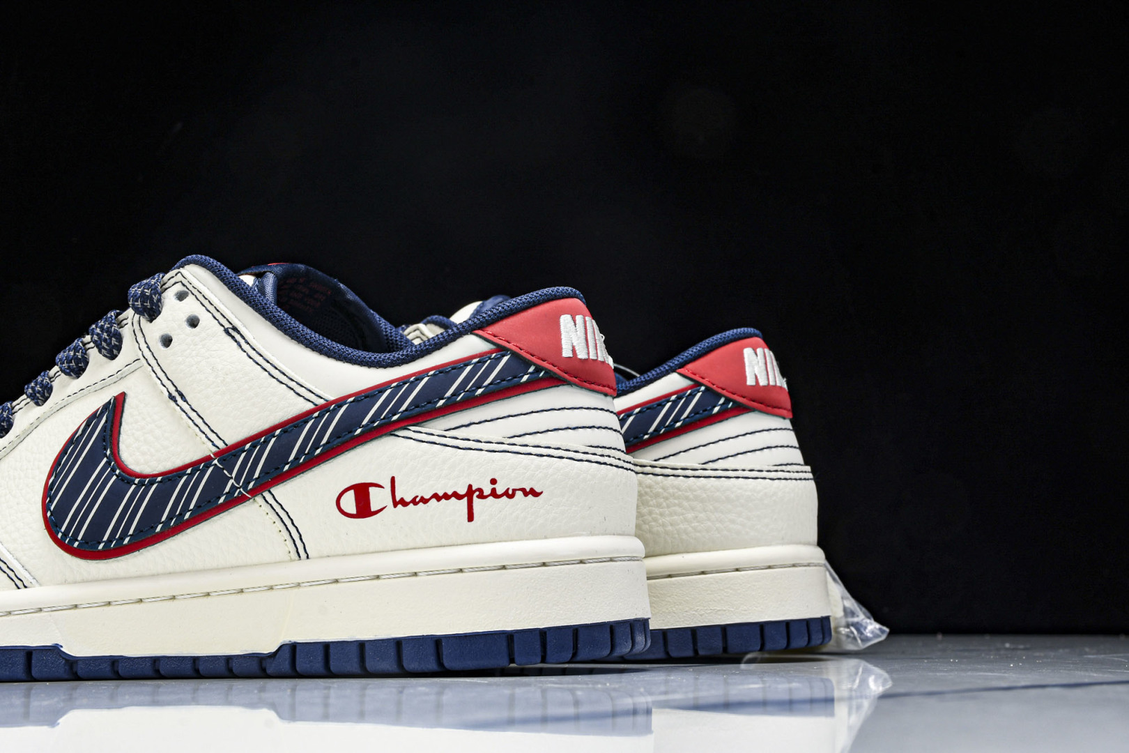 Dunk 尺码36-45

纯原出品-SB Dunk Low 冠军联名 米蓝红 周年高端定制 低帮休闲板