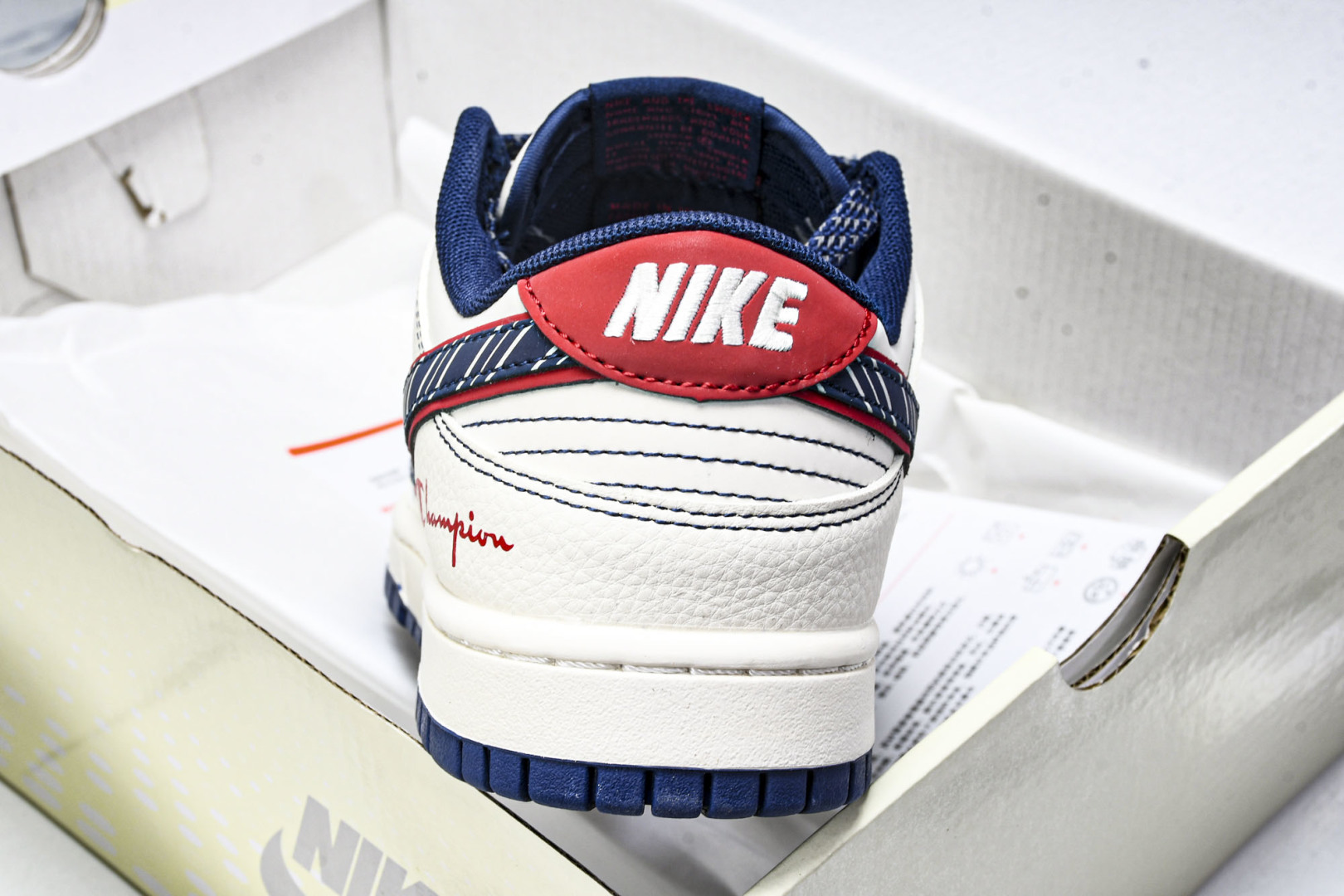 Dunk 尺码36-45

纯原出品-SB Dunk Low 冠军联名 米蓝红 周年高端定制 低帮休闲板