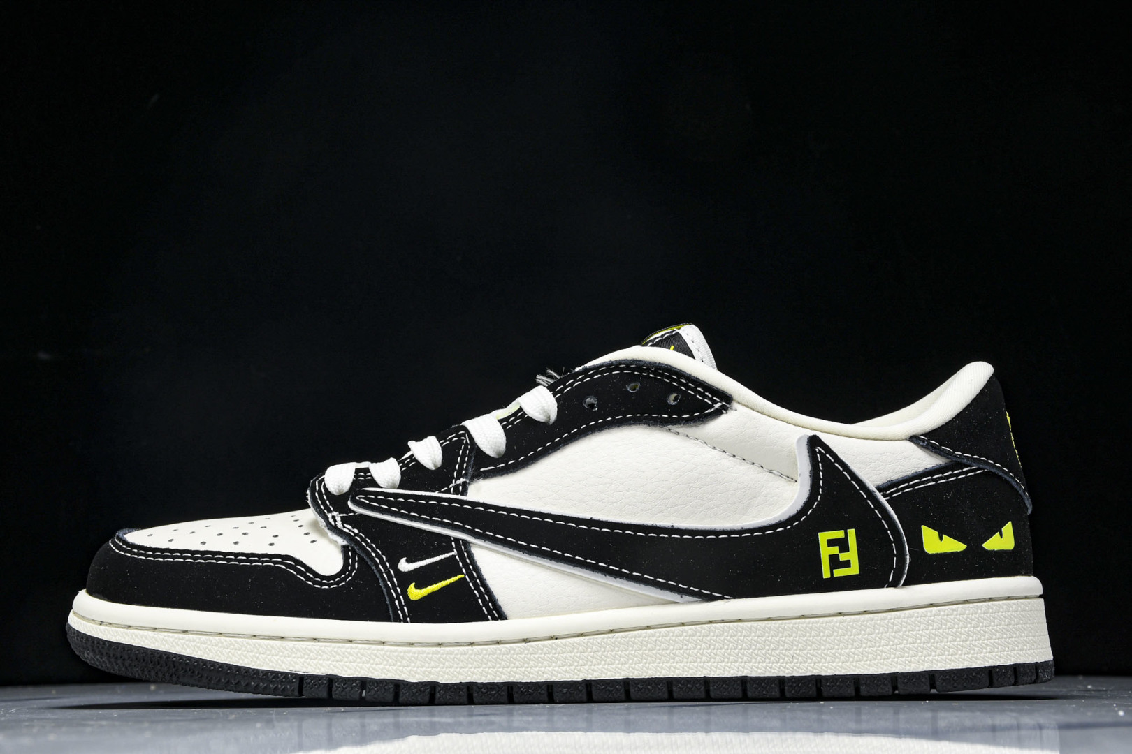 AJ1 倒钩 尺码36-45

纯原出品-Travis Scott x Fragment Design 