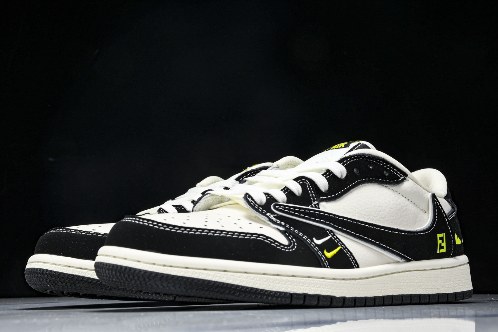AJ1 倒钩 尺码36-45

纯原出品-Travis Scott x Fragment Design 
