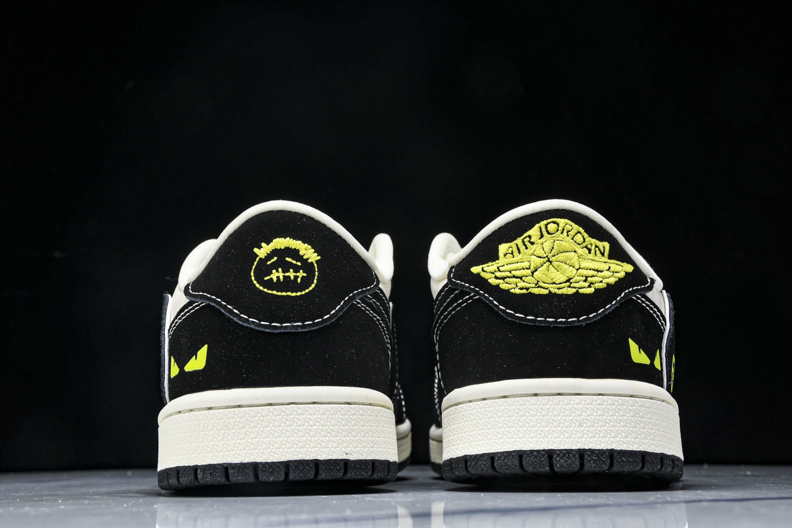 AJ1 倒钩 尺码36-45

纯原出品-Travis Scott x Fragment Design 