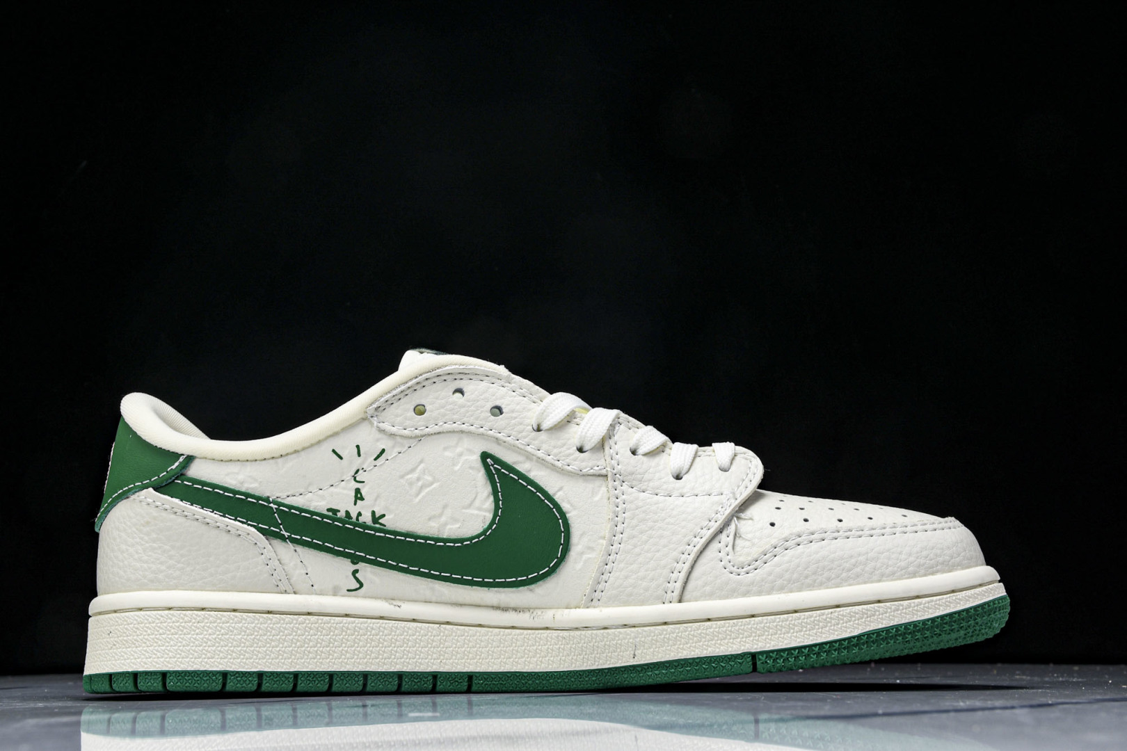 AJ1 倒钩 尺码36-45

纯原出品-Travis Scott x Fragment Design 