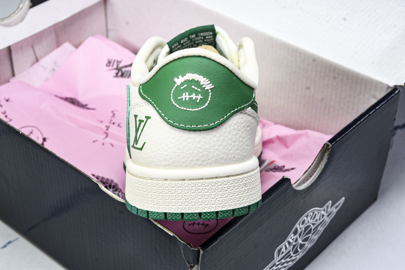 AJ1 倒钩 尺码36-45

纯原出品-Travis Scott x Fragment Design 