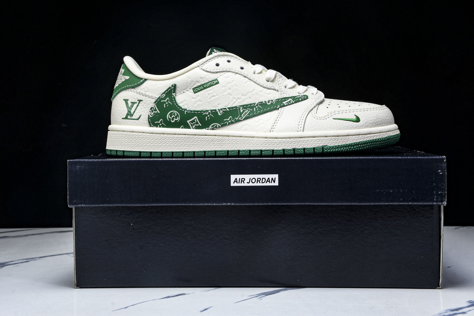 AJ1 倒钩 尺码36-45

纯原出品-Travis Scott x Fragment Design 
