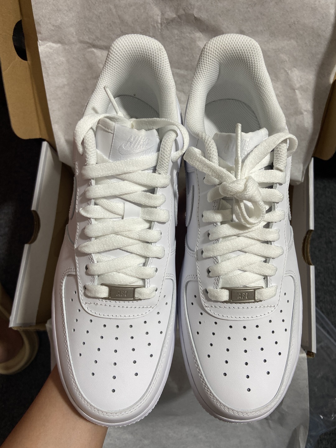 AF1 全白闪电 尺码35.5-48.5

纯原-Air Force 1 Low 07 AF1 全白闪电