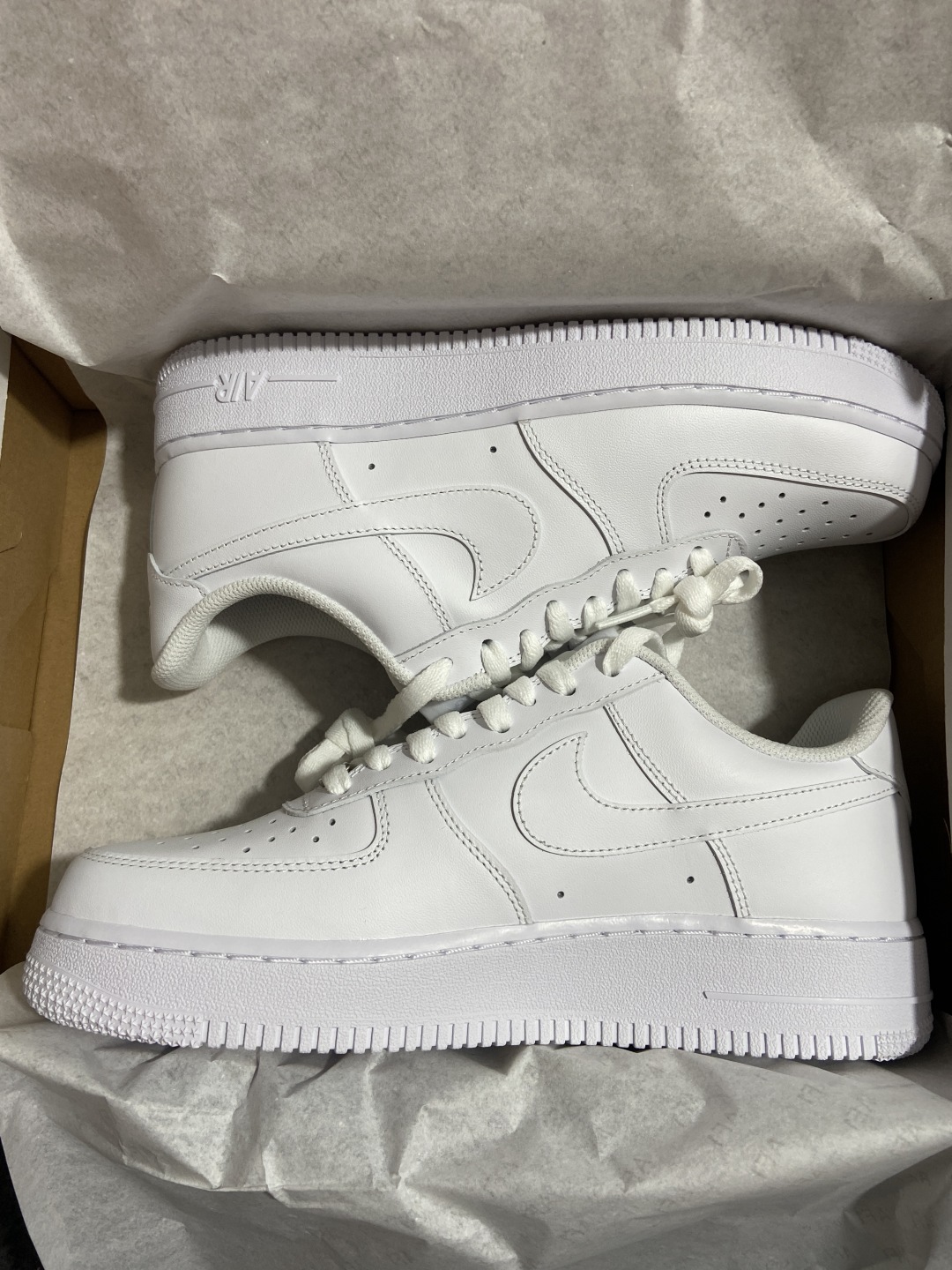 AF1 全白闪电 尺码35.5-48.5

纯原-Air Force 1 Low 07 AF1 全白闪电