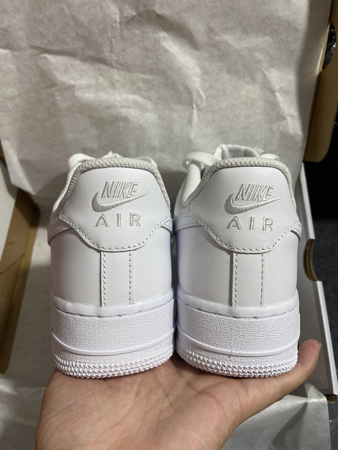 AF1 全白闪电 尺码35.5-48.5

纯原-Air Force 1 Low 07 AF1 全白闪电
