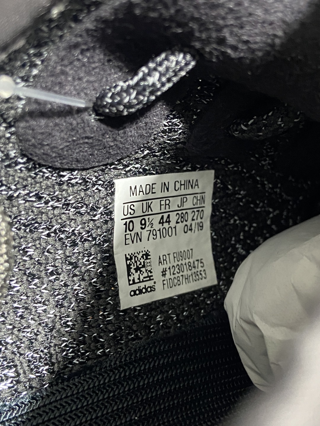 Yeezy黑 尺码36-48

纯原版出品-Yeezy Boost 350 V2 Static Blac