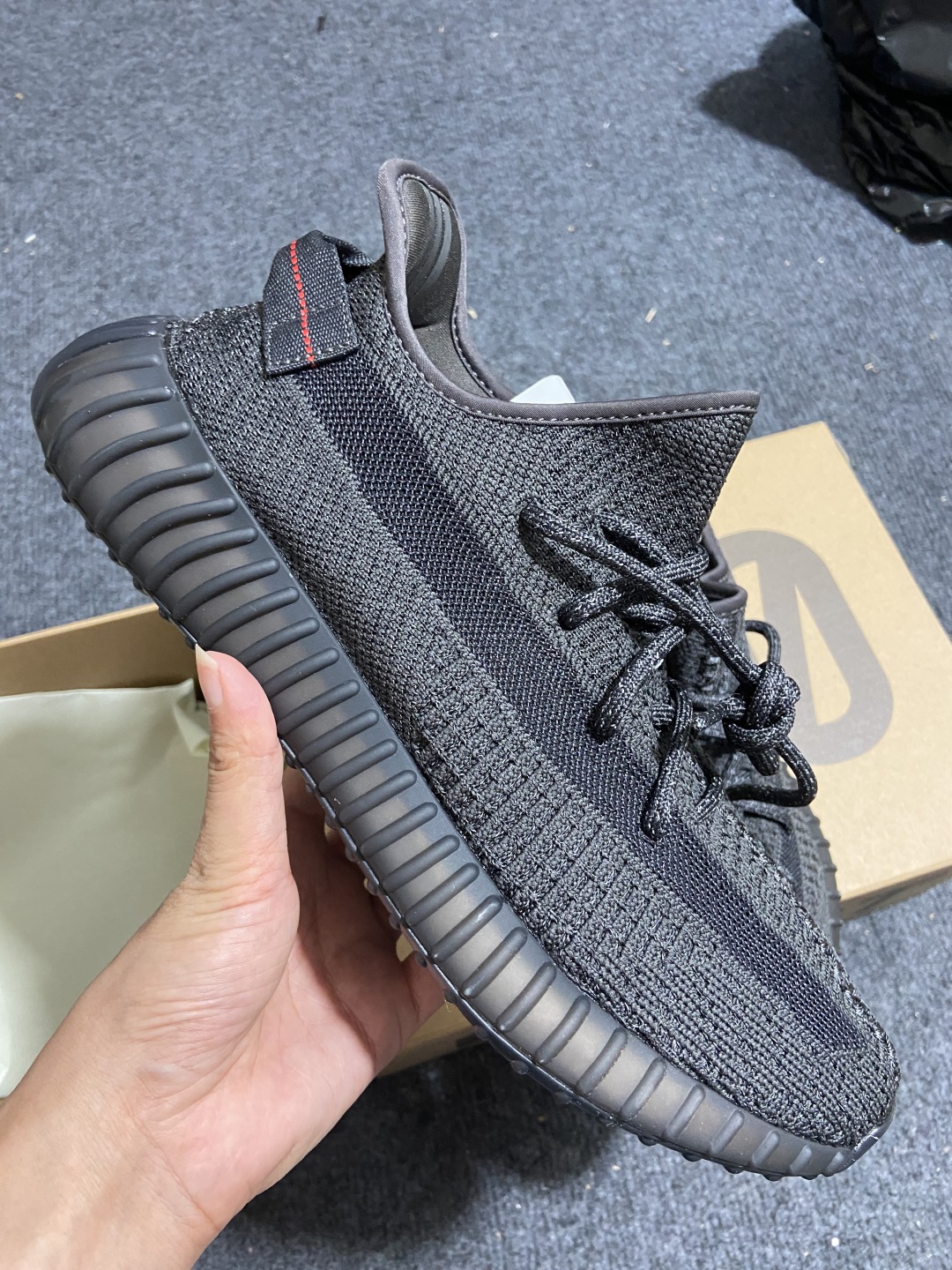 Yeezy黑 尺码36-48

纯原版出品-Yeezy Boost 350 V2 Static Blac