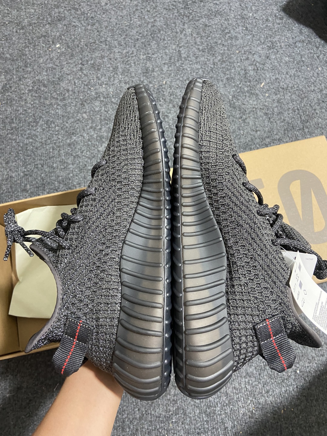 Yeezy黑 尺码36-48

纯原版出品-Yeezy Boost 350 V2 Static Blac