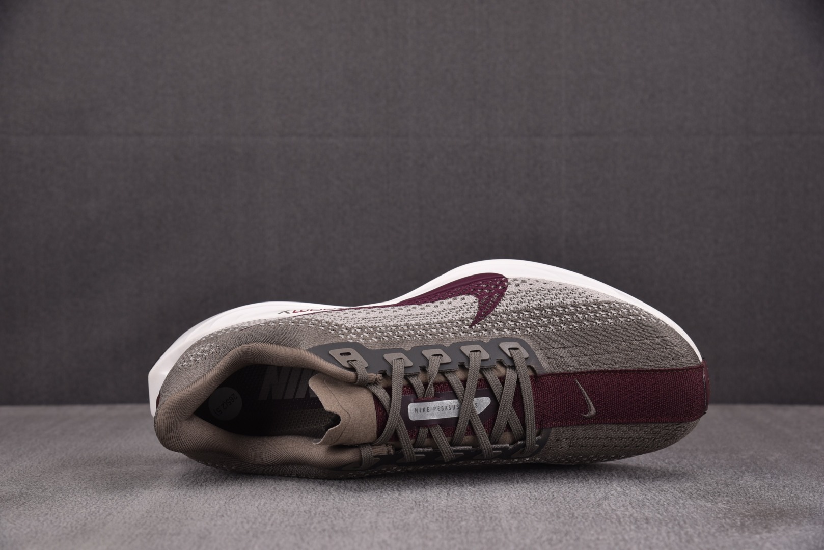 Zoom 尺码39-46

纯原出品-Pegasus Plus Ghost Blue Void Brig