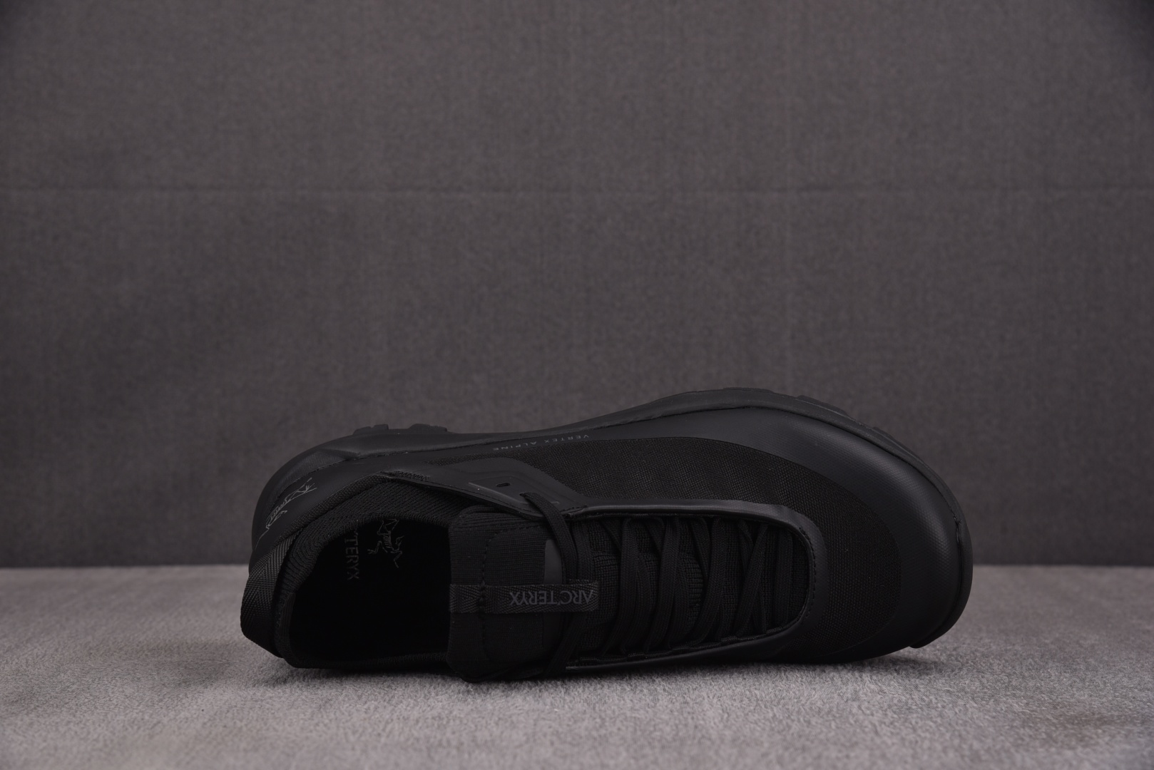 始祖鸟 尺码38-45

纯原出品-Arcteryx Vertex Alpine 黑色银标 YZ024
