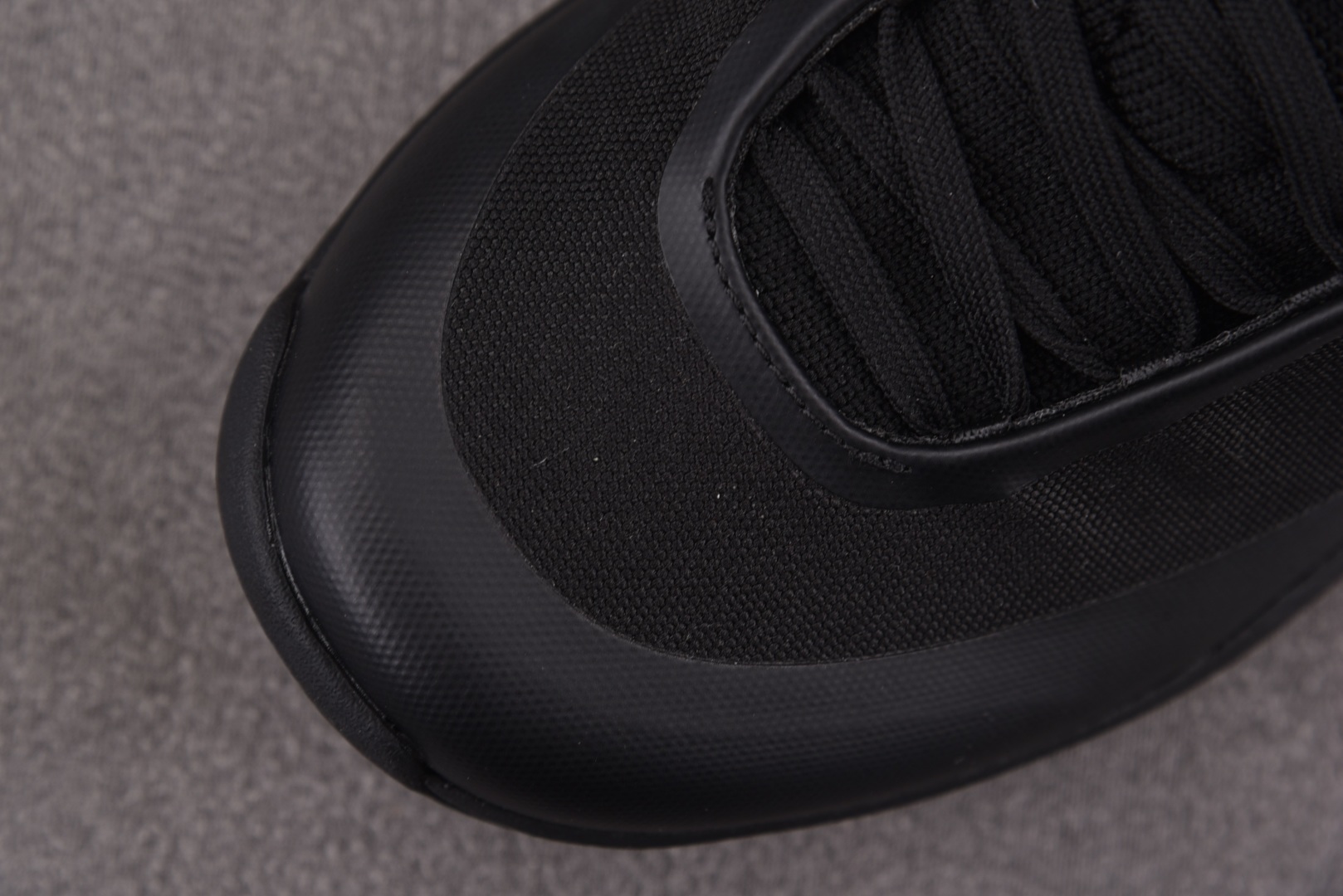 始祖鸟 尺码38-45

纯原出品-Arcteryx Vertex Alpine 黑色银标 YZ024
