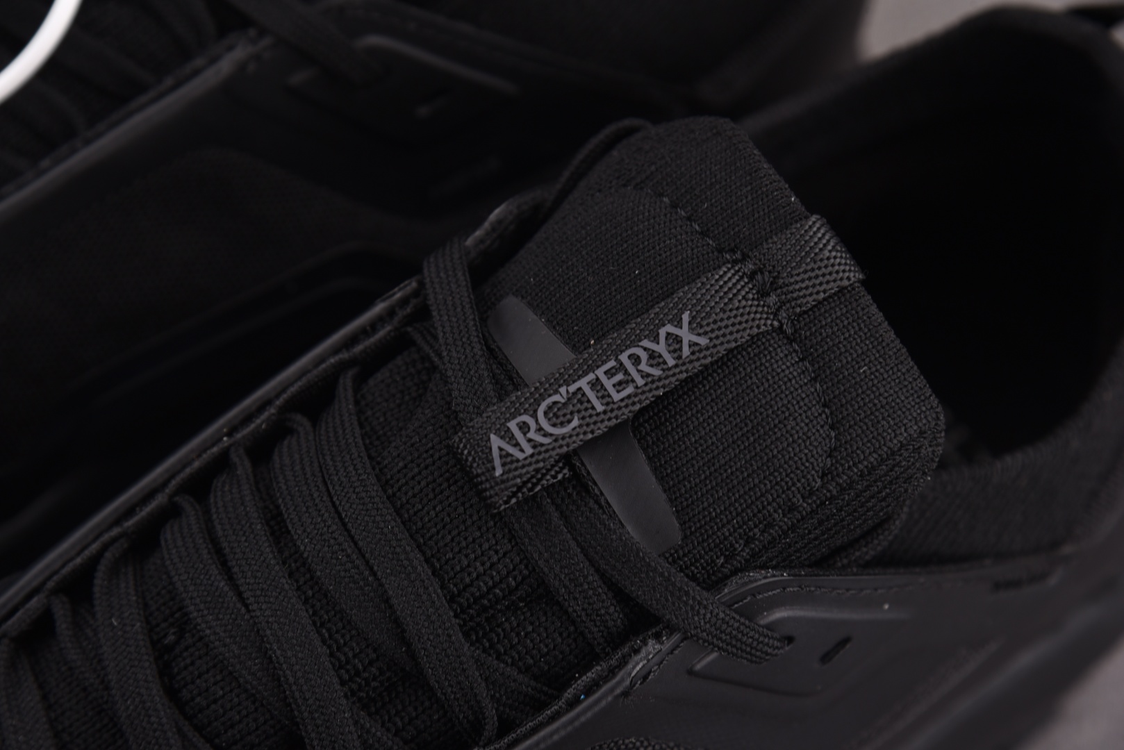 始祖鸟 尺码38-45

纯原出品-Arcteryx Vertex Alpine 黑色银标 YZ024
