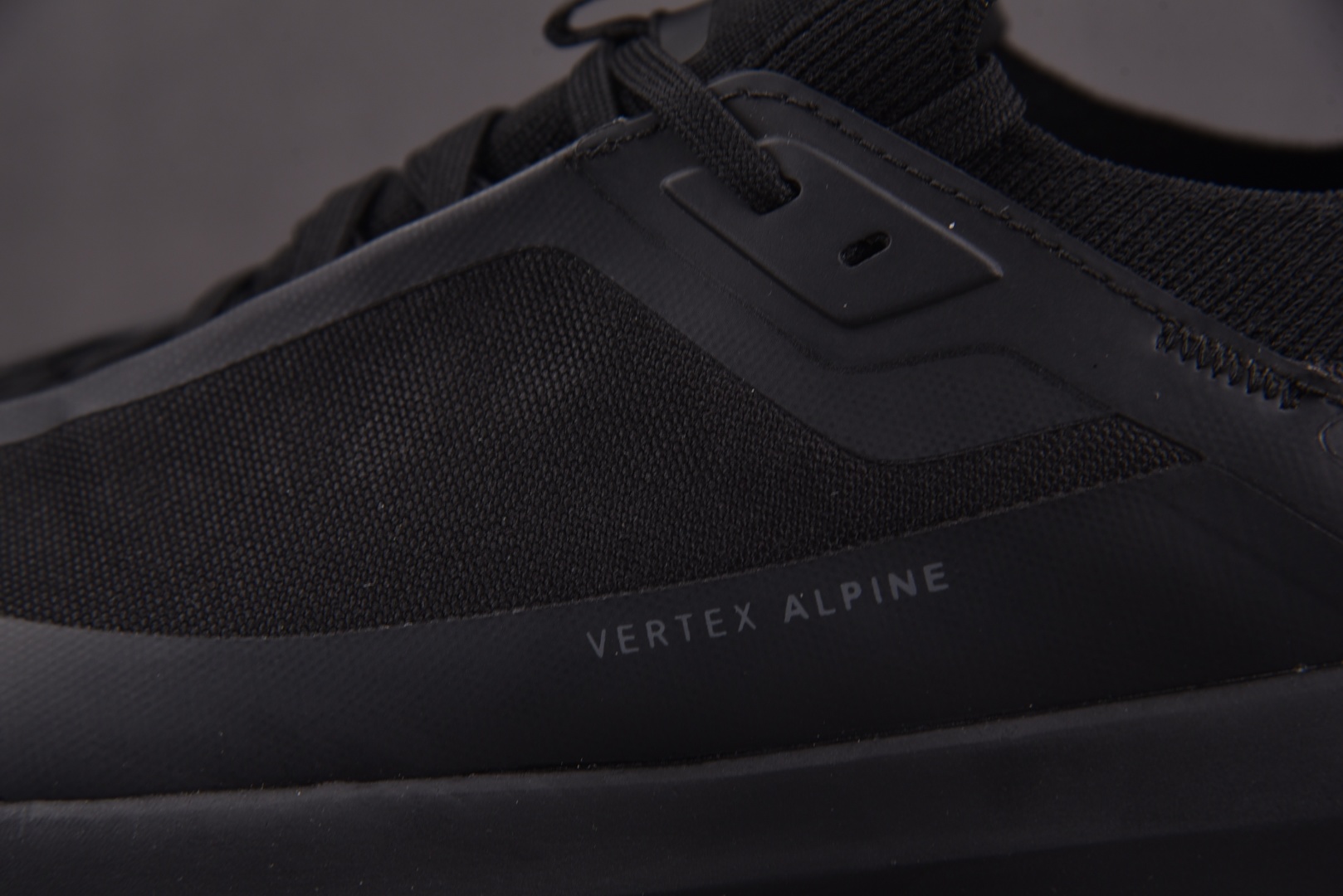 始祖鸟 尺码38-45

纯原出品-Arcteryx Vertex Alpine 黑色银标 YZ024
