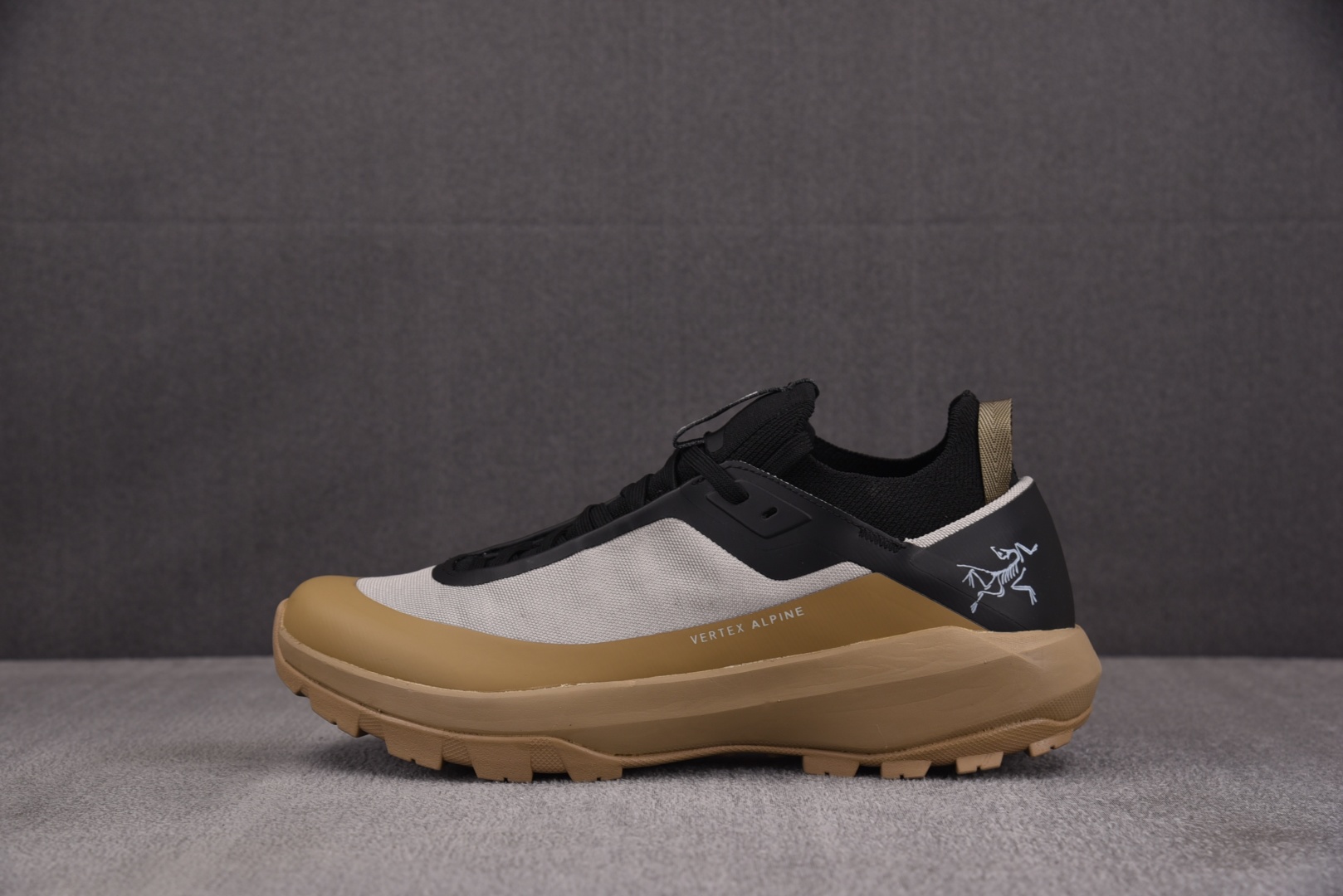 始祖鸟 尺码38-45

纯原出品-Arcteryx Vertex Alpine 米棕黑 YZ024
尺