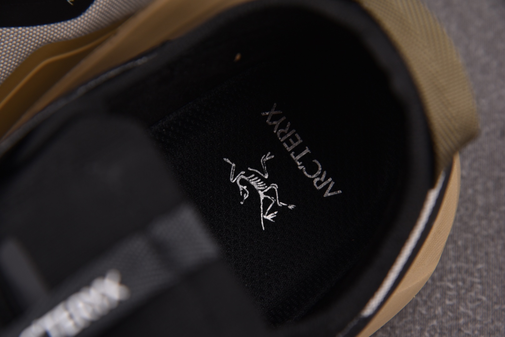 始祖鸟 尺码38-45

纯原出品-Arcteryx Vertex Alpine 米棕黑 YZ024
尺