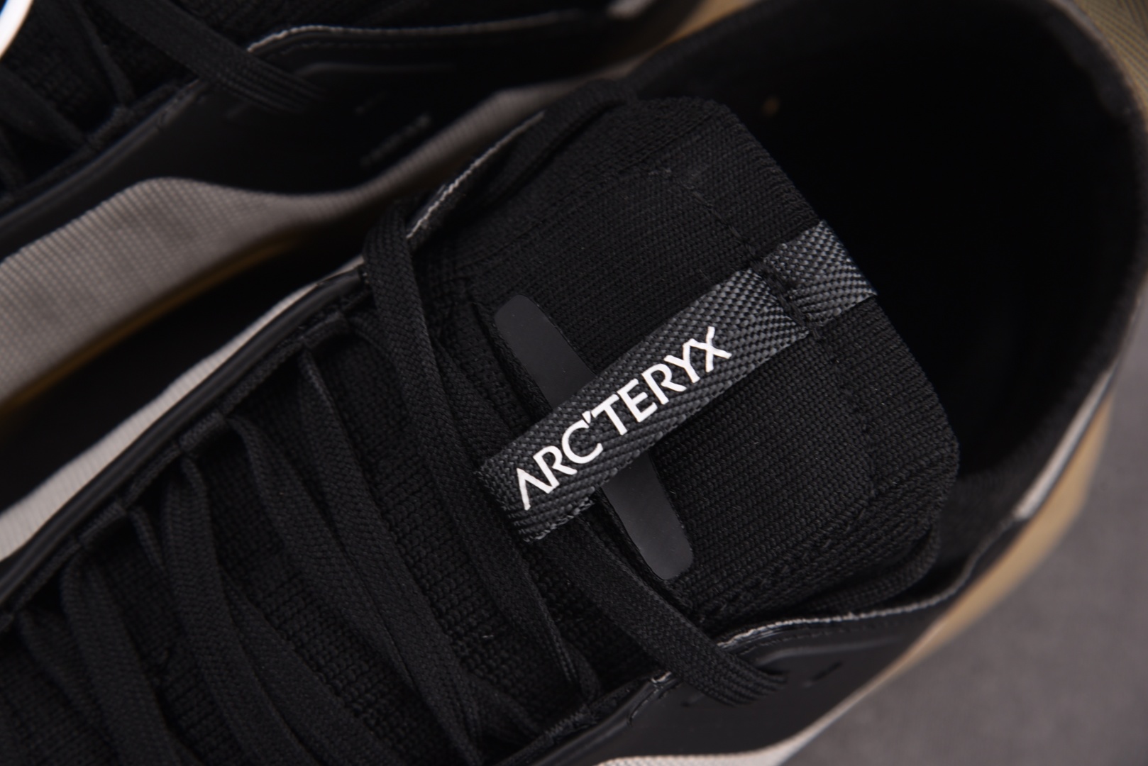 始祖鸟 尺码38-45

纯原出品-Arcteryx Vertex Alpine 米棕黑 YZ024
尺