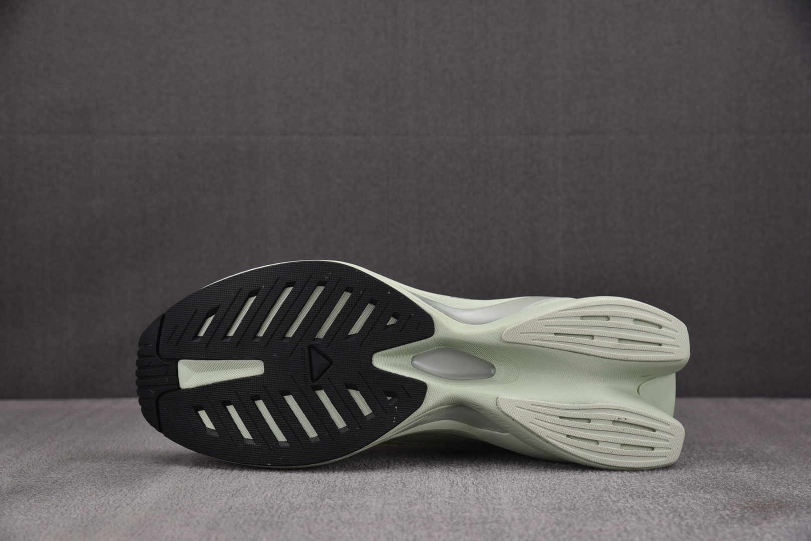 MM6马吉拉 尺码36-45

纯原版出品-Salomon SPectur 2 MM6 Maison M