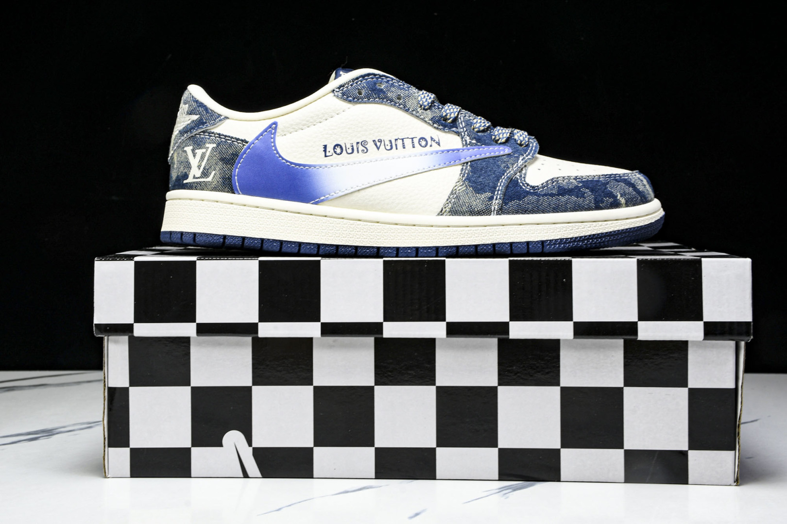 AJ low 尺码36-45

纯原版出品-Travis Scott x Fragment Design
