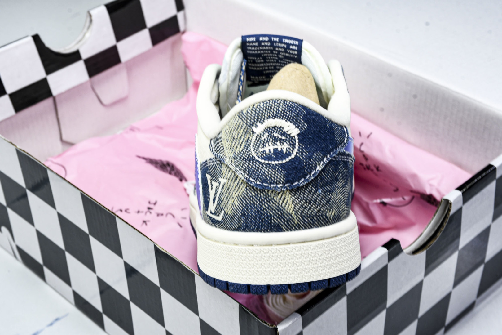 AJ low 尺码36-45

纯原版出品-Travis Scott x Fragment Design