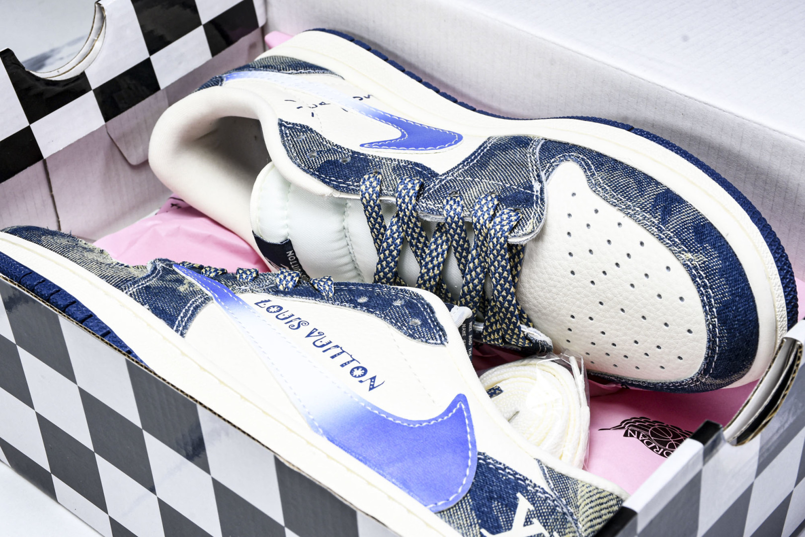 AJ low 尺码36-45

纯原版出品-Travis Scott x Fragment Design