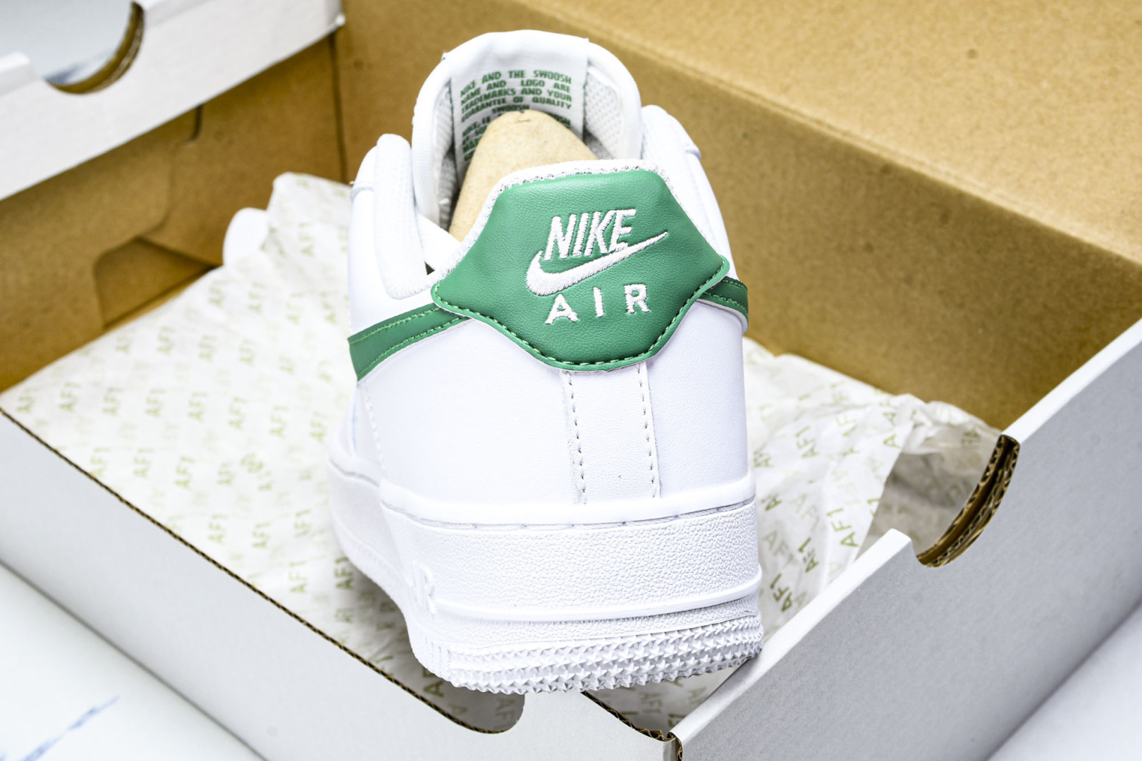 AF1 空军 尺码36-45

纯原版出品-Air Force 1'07 Low 空军一号低帮休闲板鞋 