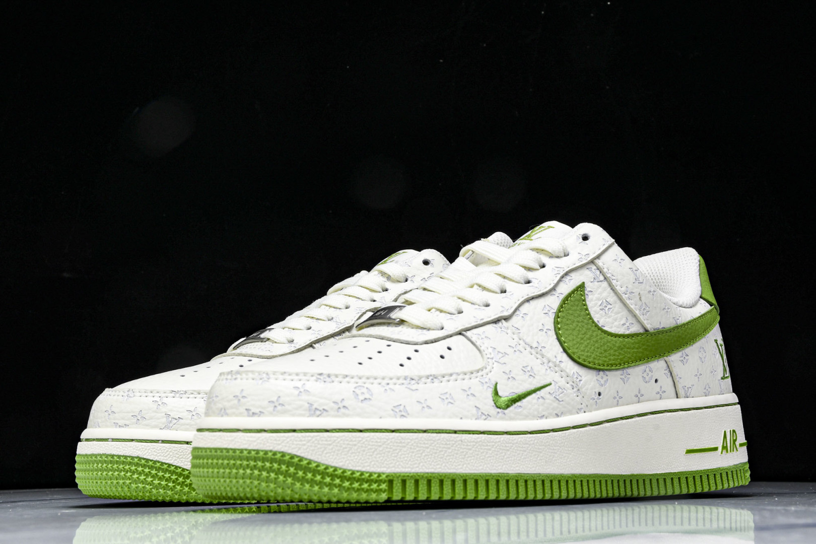 AF1 空军 尺码36-45

纯原版出品-Air Force 1'07 Low LV联名 白绿 空军一