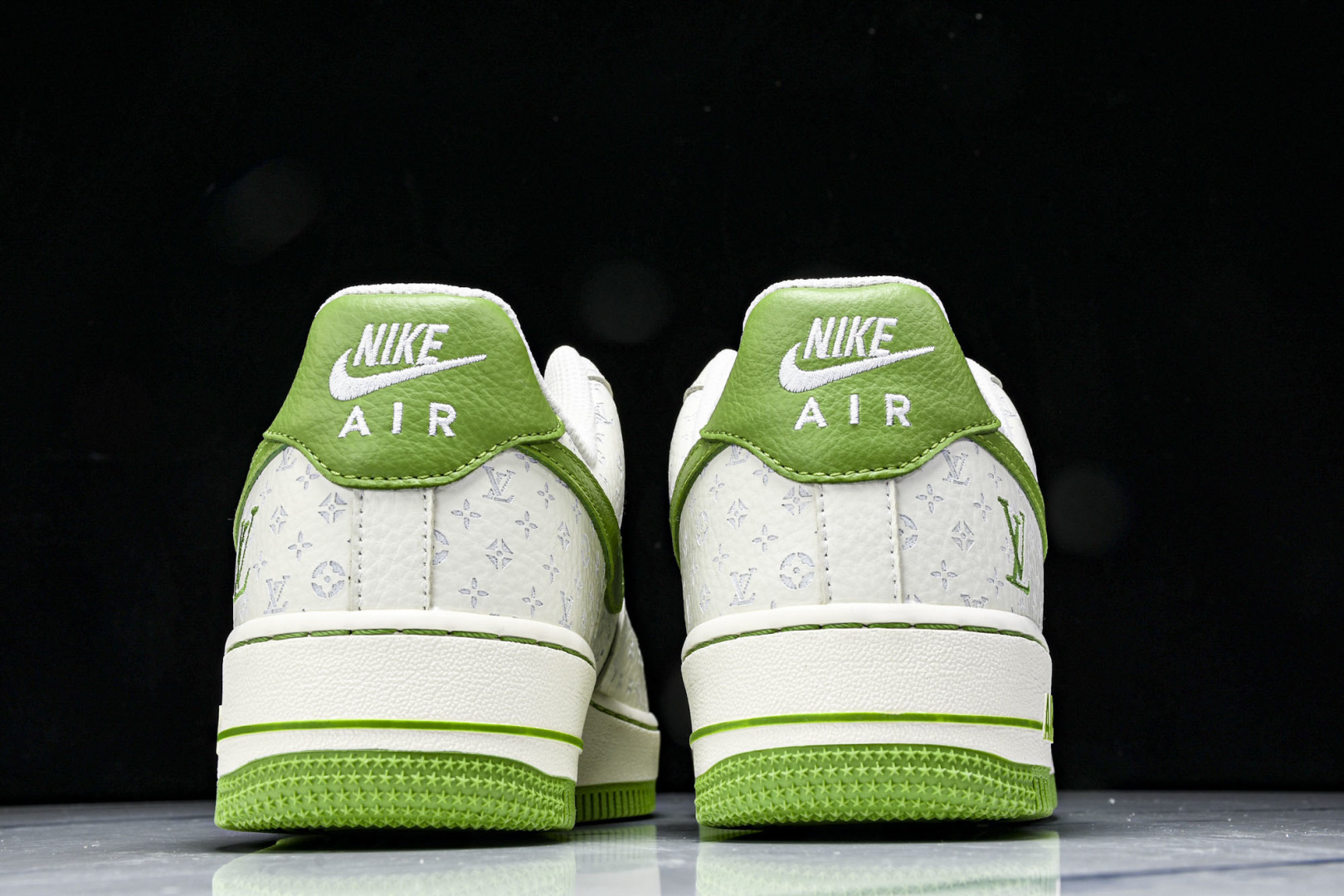 AF1 空军 尺码36-45

纯原版出品-Air Force 1'07 Low LV联名 白绿 空军一